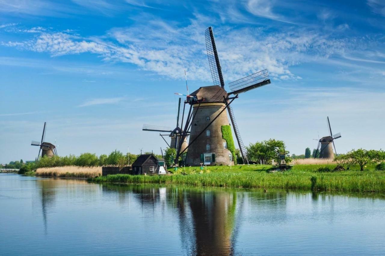 Magnificent Farmhouse In Central Holland 4A & 2C Schoonrewoerd Bagian luar foto
