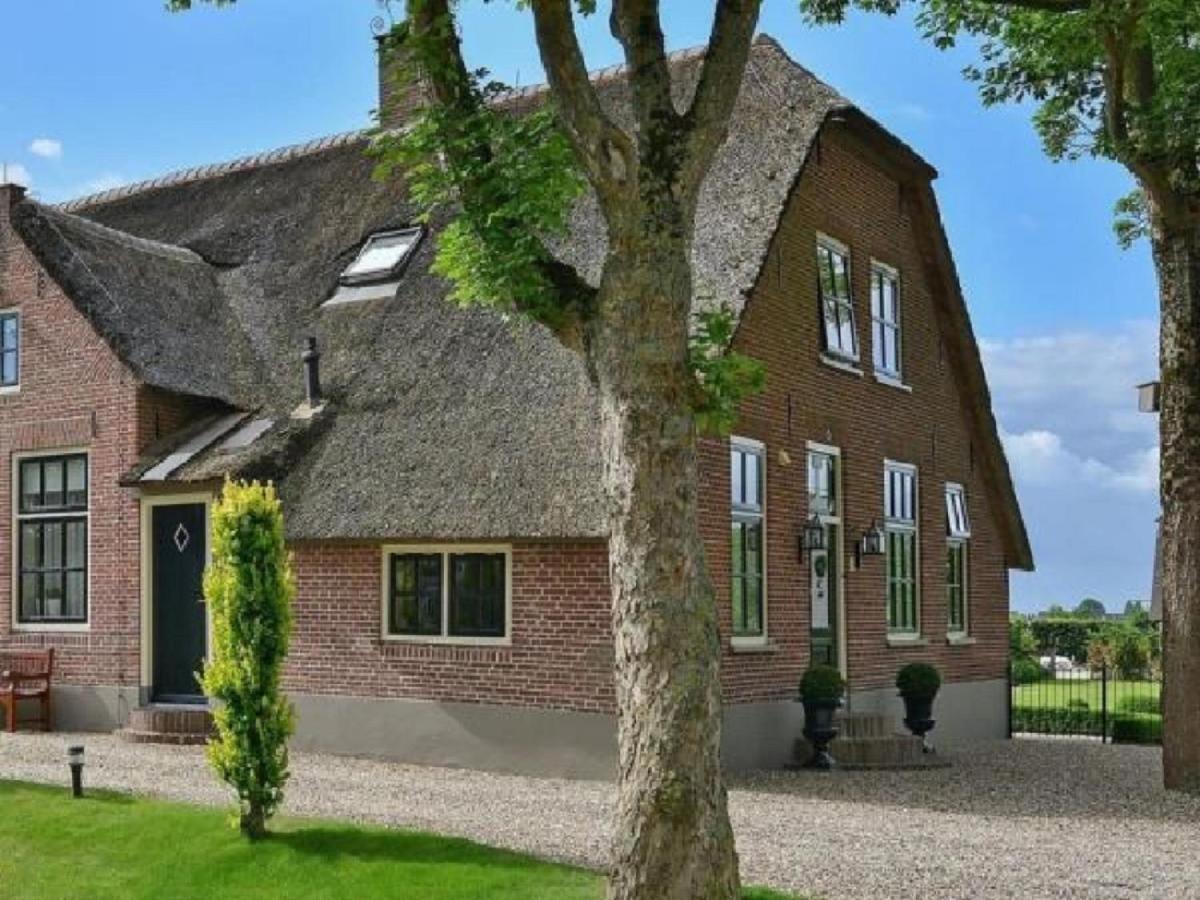 Magnificent Farmhouse In Central Holland 4A & 2C Schoonrewoerd Bagian luar foto